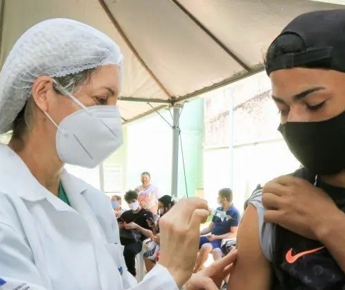 Secretaria de Saúde de Maringá aguarda novas doses de vacina da Pfizer