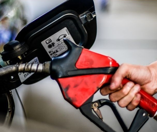 Procon de Maringá recebe denúncias de aumento no preço de combustíveis