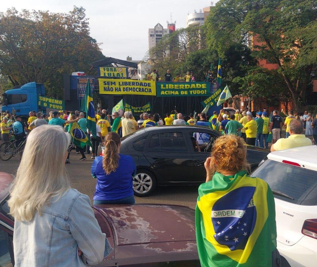 Maringá tem manifestações pró-bolsonaro e contra a anistia