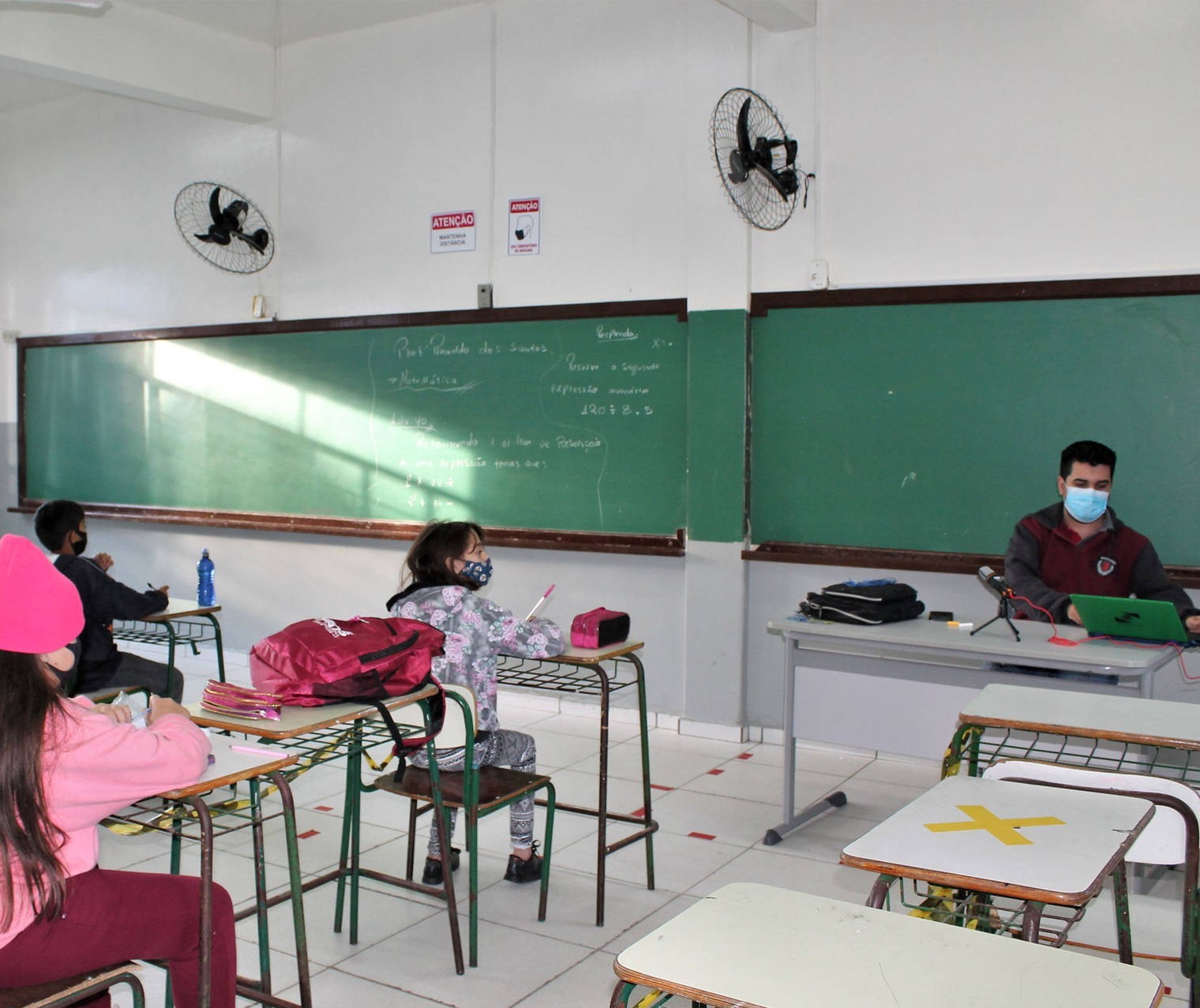 20% dos alunos da rede estadual em Maringá e região não voltaram para as aulas presenciais