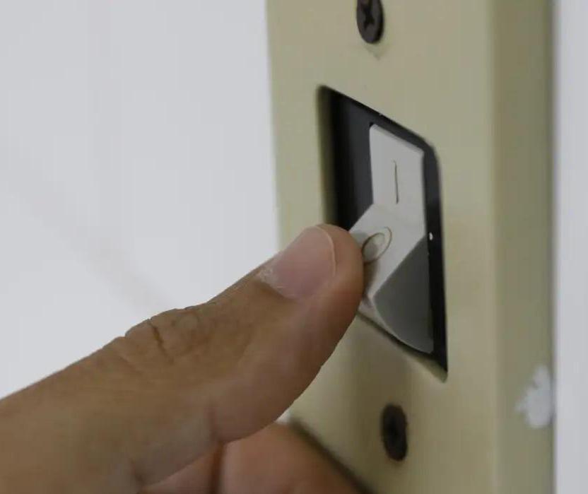Bandeira vermelha nas contas de luz: como economizar?