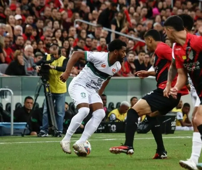 Athletico-PR é cirúrgico e é campeão paranaense em cima do Maringá FC