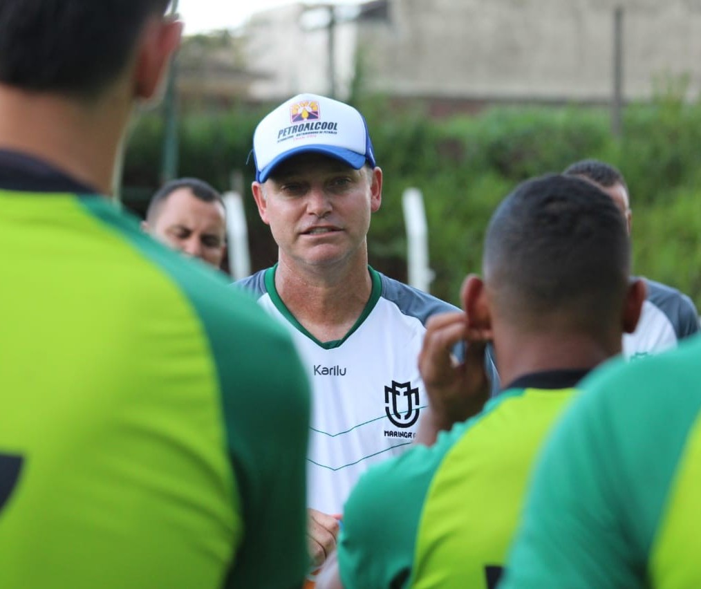  Novo técnico inicia trabalhos no Maringá FC