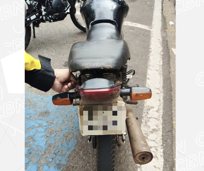 Agentes de trânsito flagram moto com 585 multas e quase R$ 190 mil em débitos