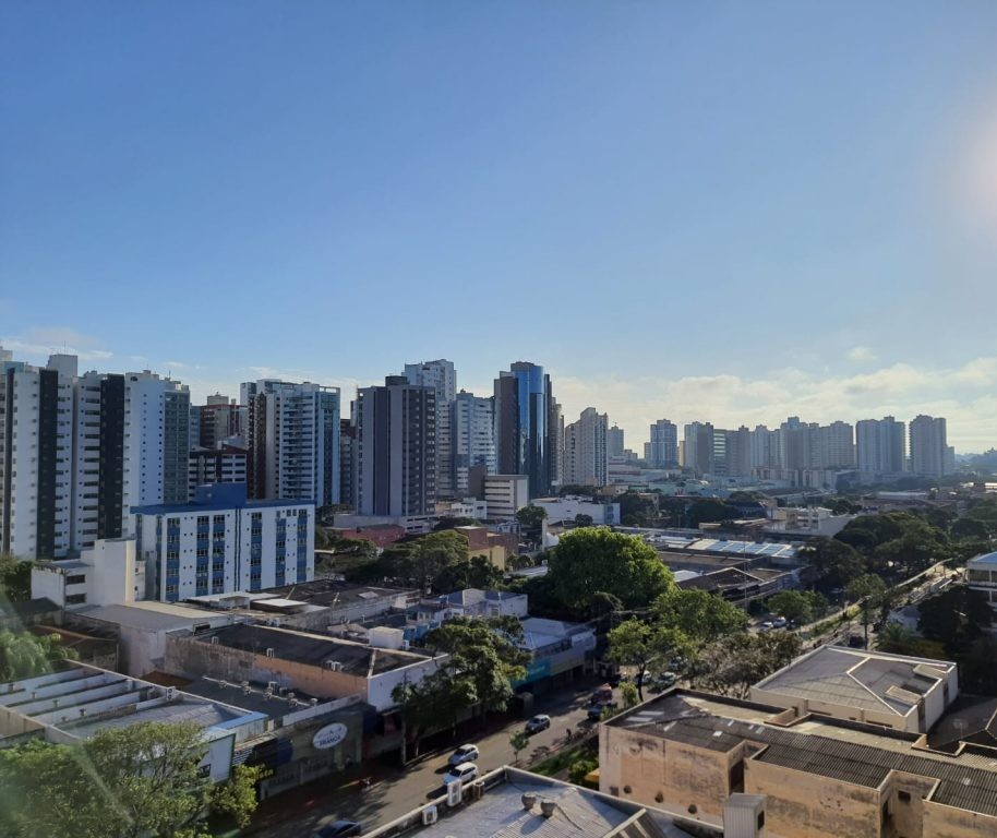 Domingo será ensolarado, com temperaturas mais elevadas e tempo estável em Maringá