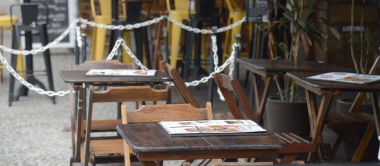 Bares e restaurantes trabalham para recuperar prejuízo em Maringá