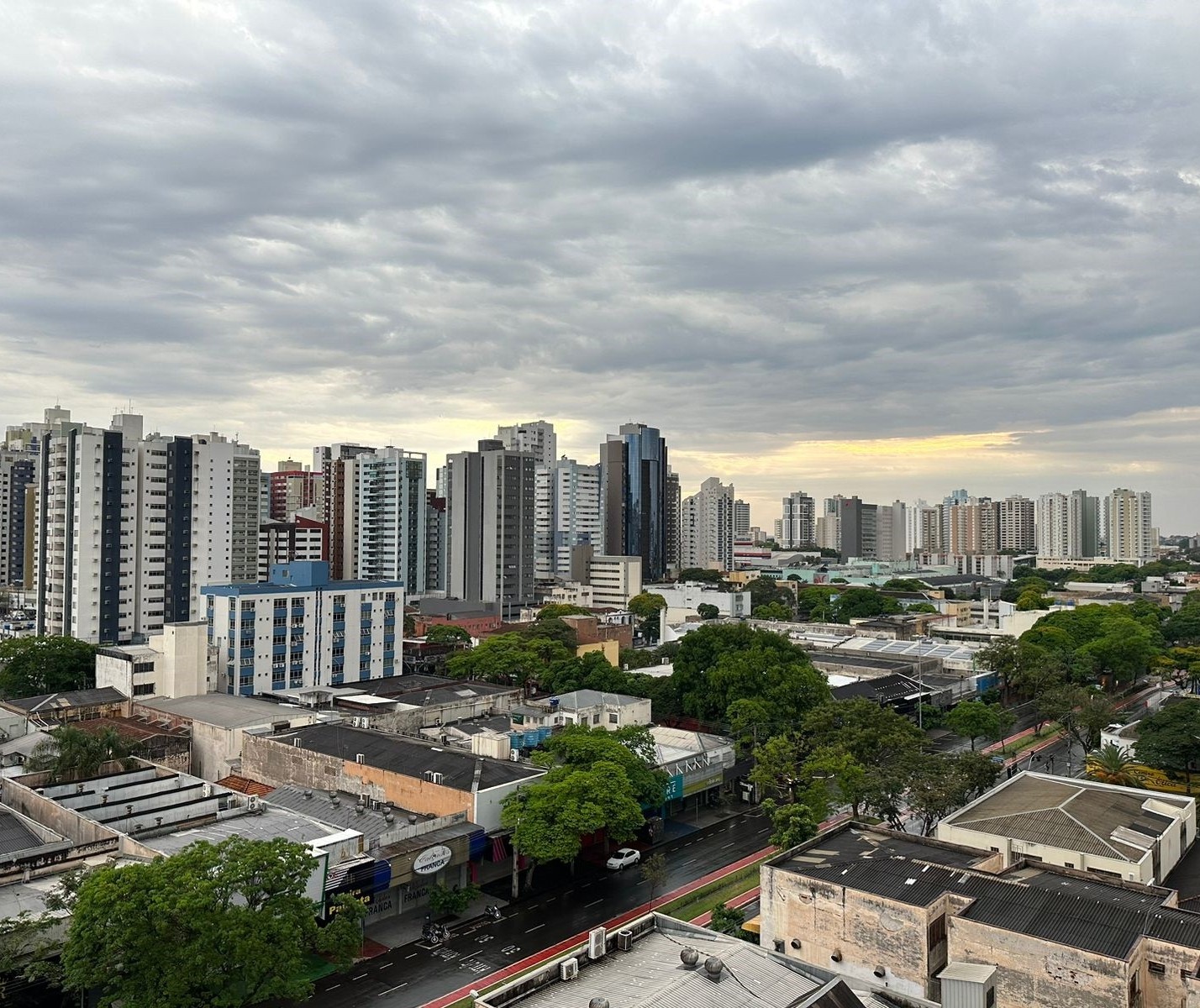 Chuva volta a ser registrada nesta quarta-feira (13) em Maringá