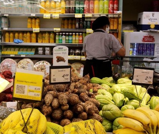 Supermercado de Maringá ganha liminar para abrir aos domingos e feriados