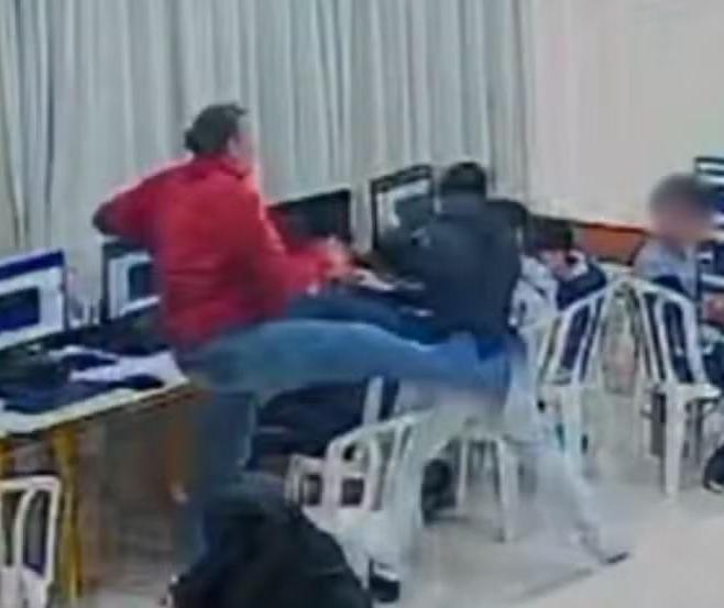 Câmera registra agressão de professor a aluno em Ponta Grossa