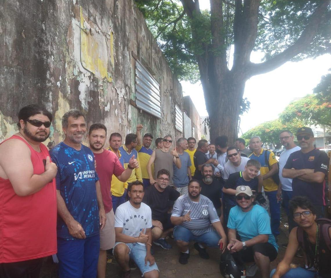 Carteiros realizam assembleia para avaliar proposta dos Correios