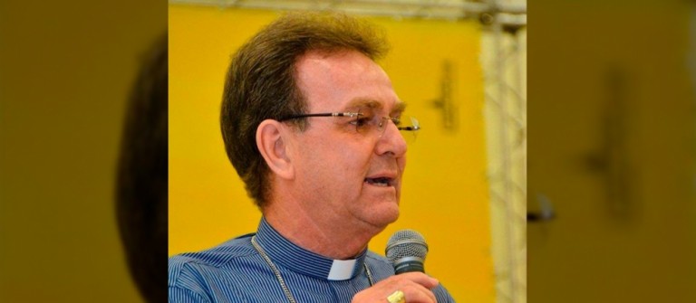 Em áudio, arcebispo emérito de Maringá se queixa de estar proibido de celebrar missas na cidade