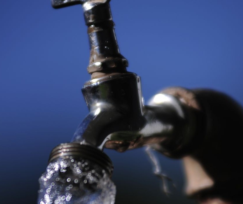 Funcionários da Águas de Sarandi fiscalizam o uso de água nos fins de semana