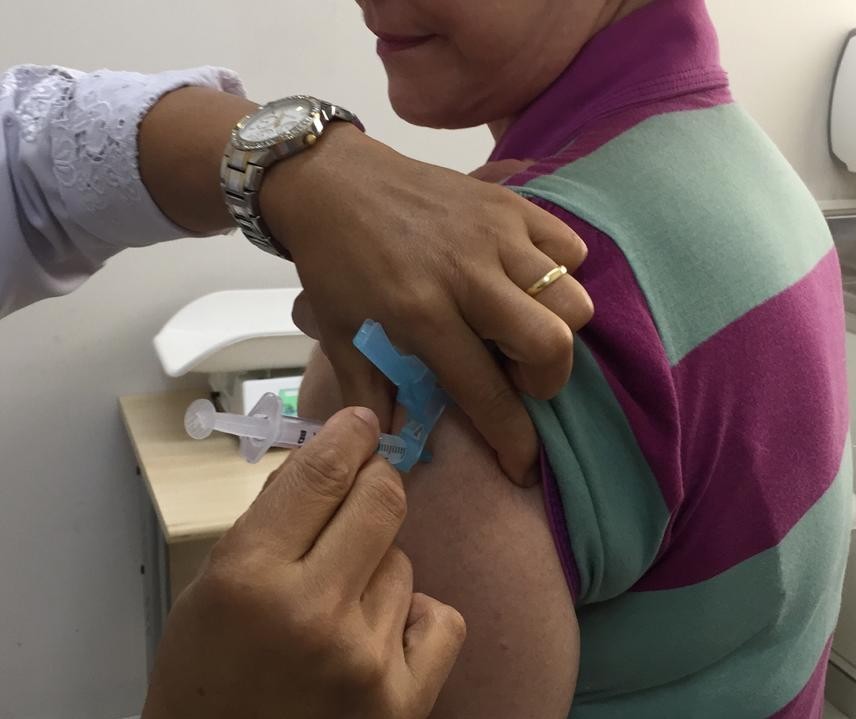 Vacinação movimenta UBSs em Maringá