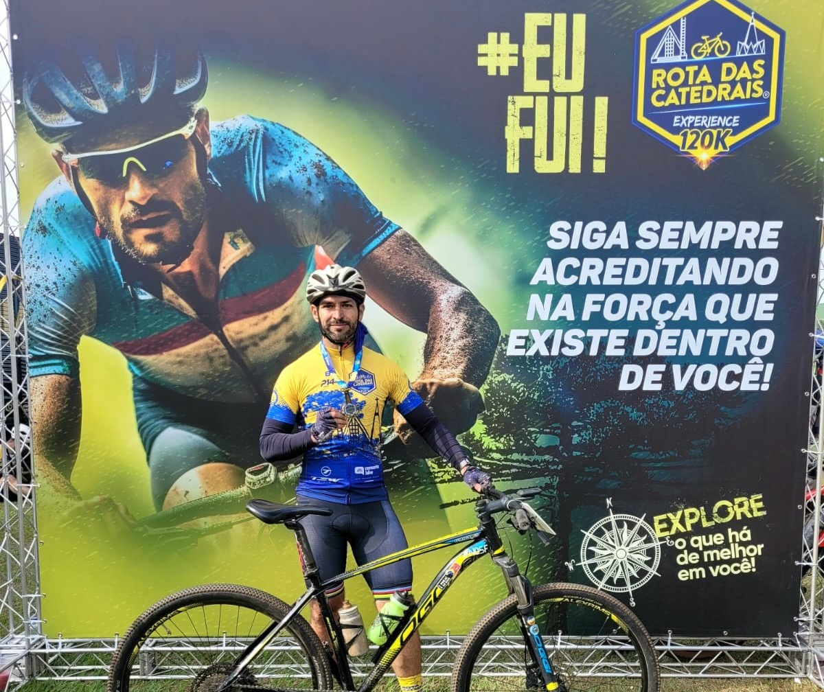 1,5 mil ciclistas percorrem 120 quilômetros entre Londrina e Maringá