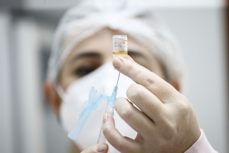 Sancionada lei que permite Maringá comprar vacinas contra o coronavírus
