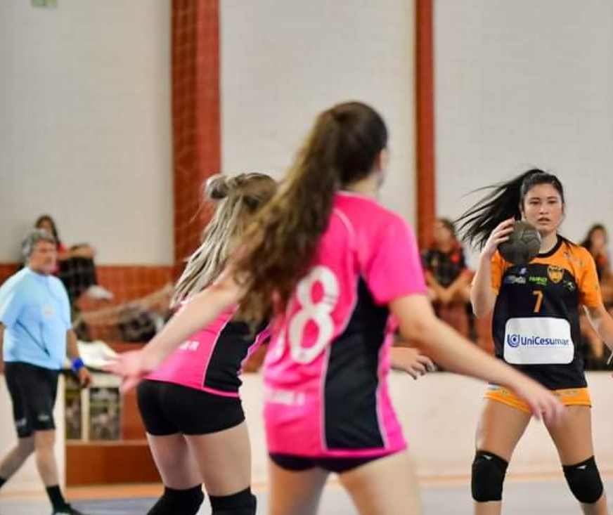 Handebol juvenil feminino sarandiense segue invicto no Campeonato Paranaense