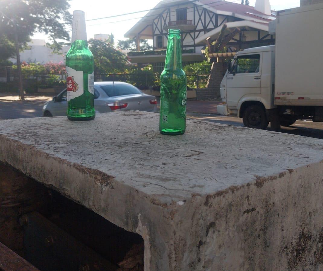 Comemoração de corintianos deixa rastro de sujeira na Avenida Tiradentes