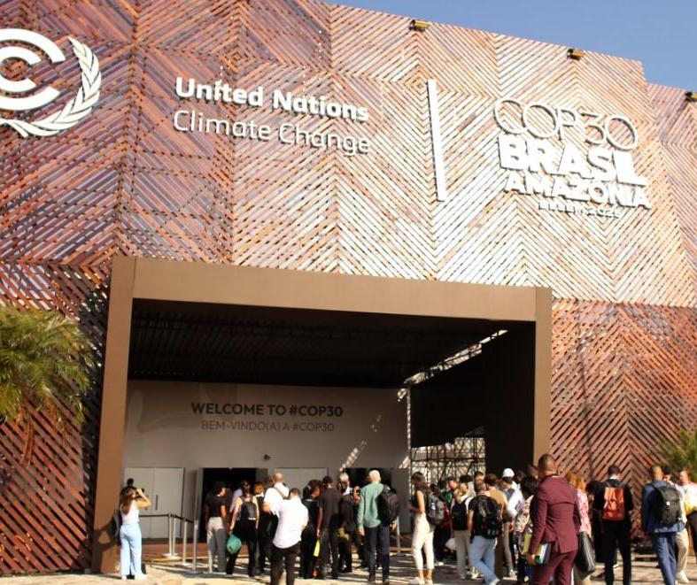 Na COP 30, prefeito participa de painéis sobre mobilidade e lixo urbano