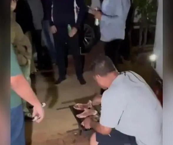 Amigos realizam último pedido e fazem churrasco durante velório em Sarandi; veja