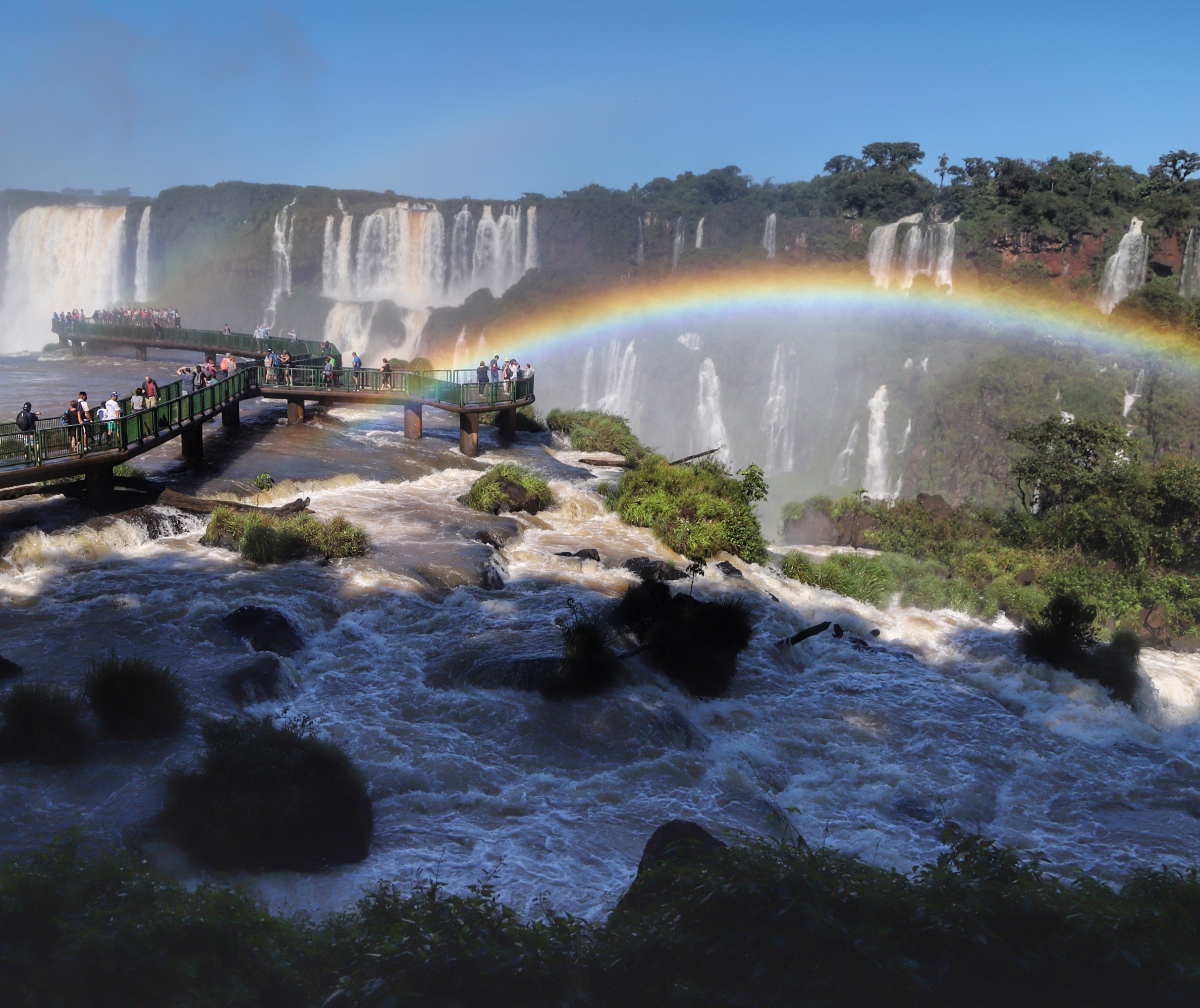 Foz do Iguaçu discute adoção de passaporte sanitário