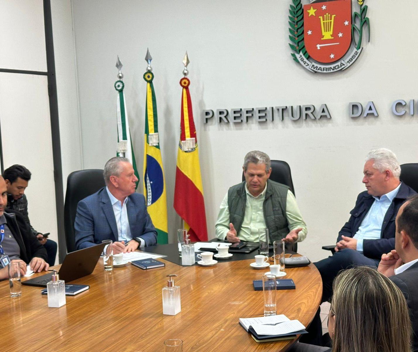 Encontro de prefeitos do noroeste debate aeroporto, lixo e impacto do IPVA