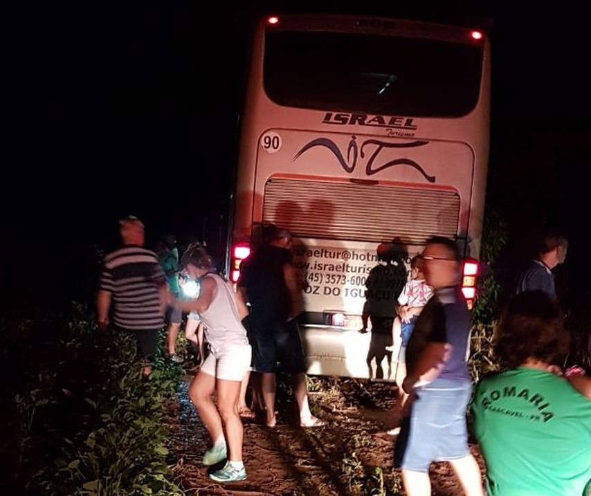 Ladrões erram e assaltam ônibus de romeiros na BR-369