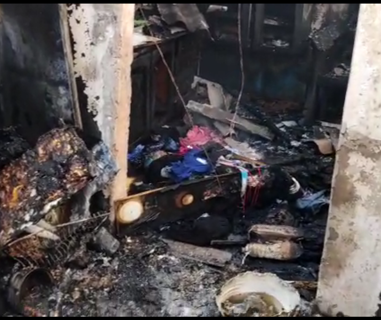 Família perde tudo após casa pegar fogo no Jardim São Silvestre 