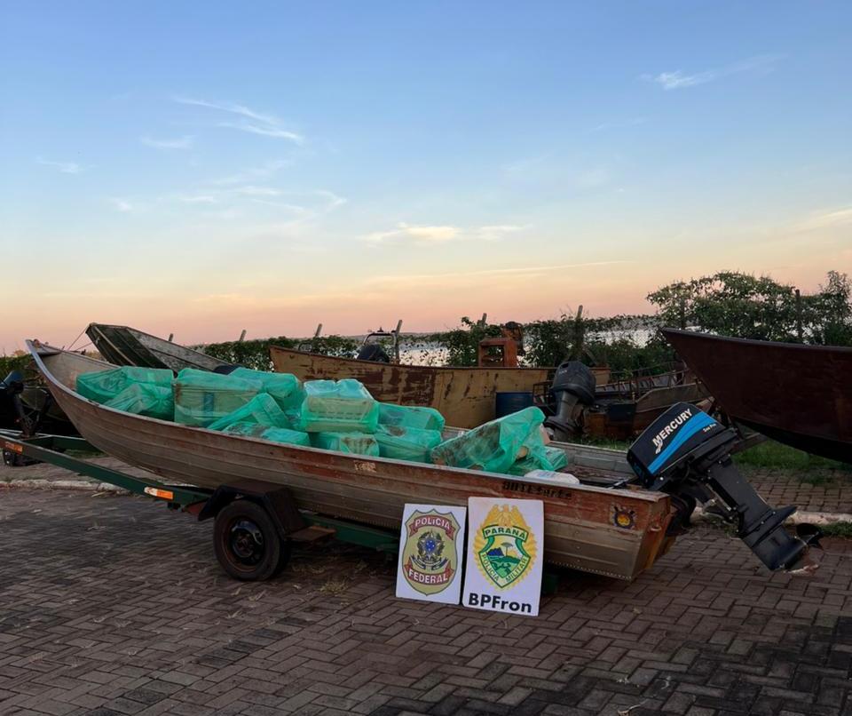 PF apreende cigarros contrabandeados em porto clandestino no Rio Paraná