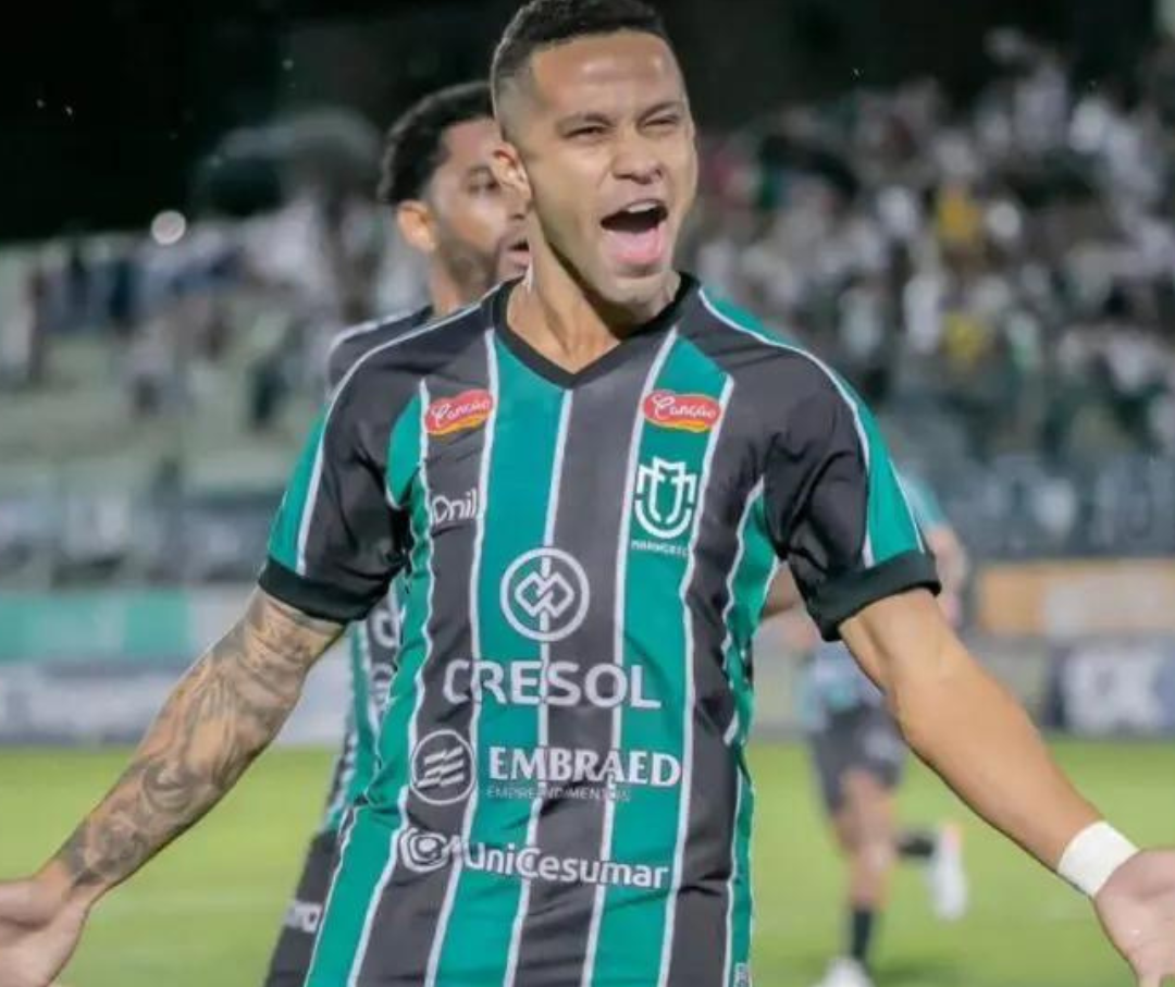 Maringá FC bate o Coritiba por 2 a 0 pela semifinal do Campeonato Paranaense