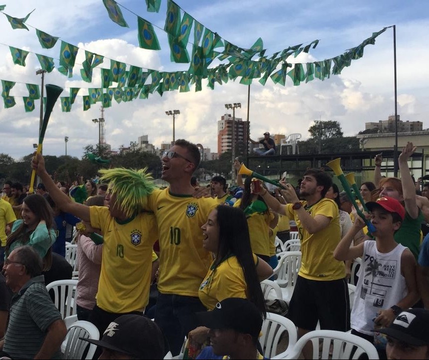 Maringaenses vibraram com a vitória do Brasil sobre a Sérvia
