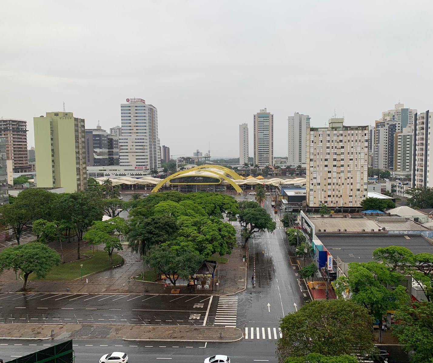 Com tempo instável, sexta-feira amanhece chuvosa em Maringá