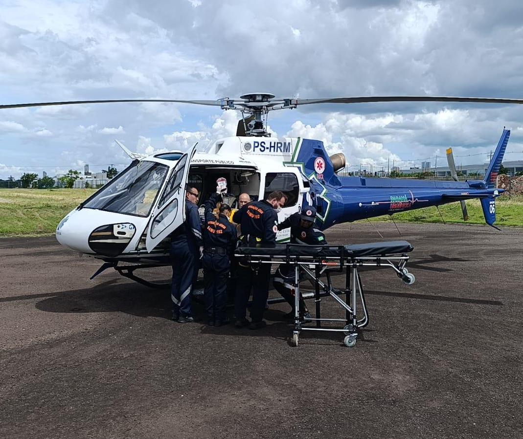 Homem sofre acidente com trator e é encaminhado de helicóptero ao HU