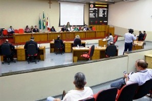 Vereadores aprovam a incorporação do abono nos salários dos servidores municipais de Maringá