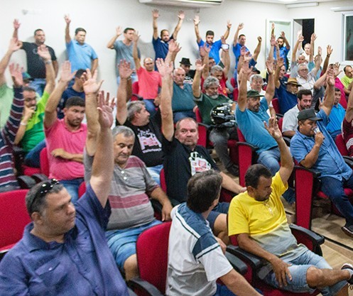 Motoristas da Prefeitura de Maringá aprovam estado de greve