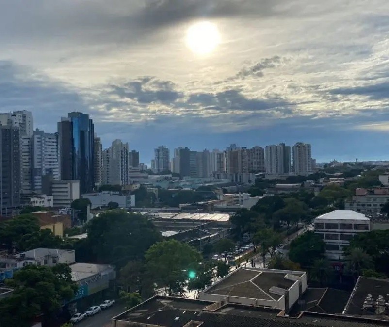 Quarta-feira será chuvosa e com temperaturas mais baixas em Maringá