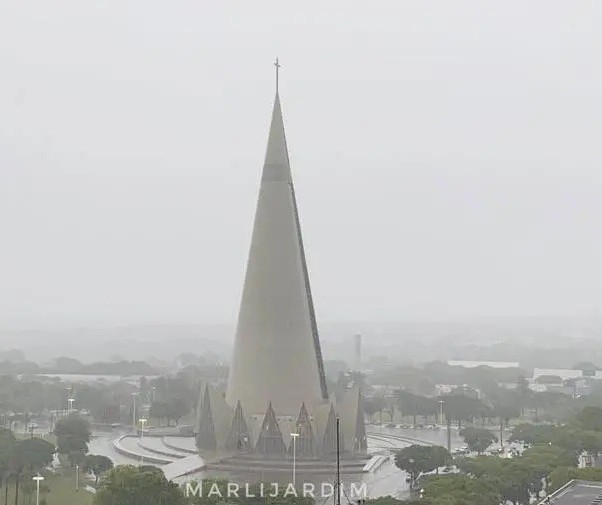 Veja a previsão do tempo para este domingo (29) em Maringá