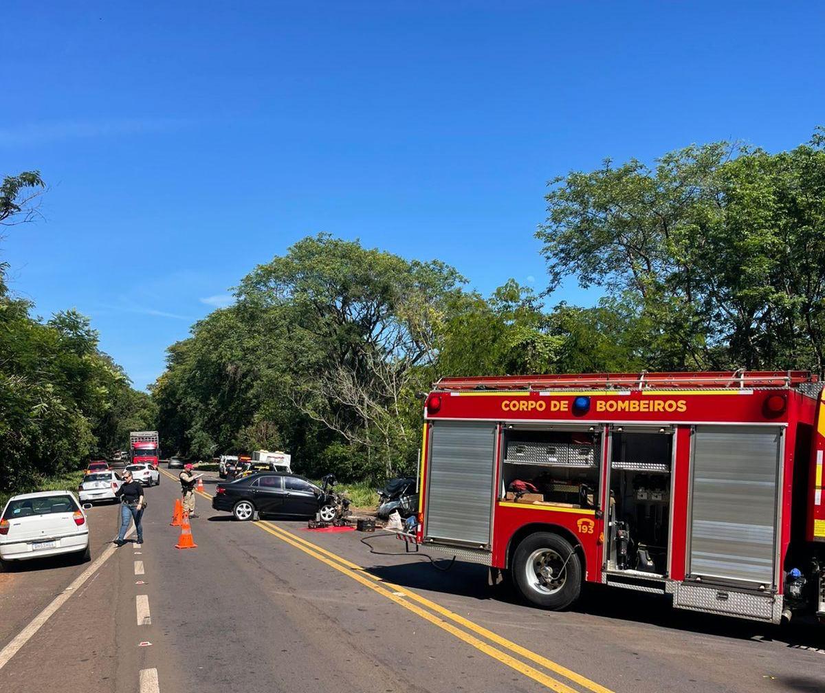 Duas pessoas morrem em acidente na PR-323