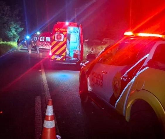 Colisão frontal em rodovia da região deixa cinco pessoas feridas