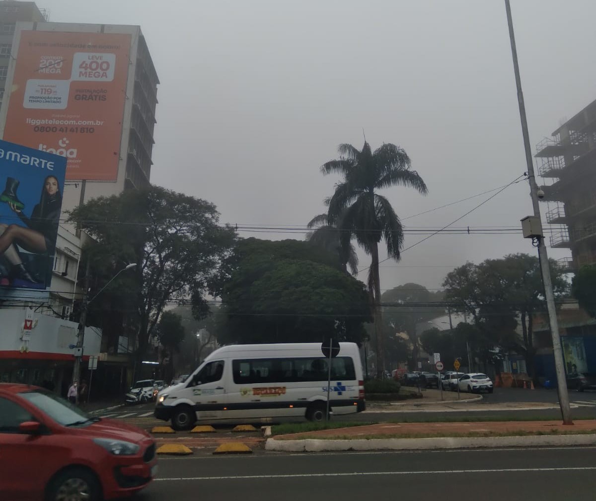 Neblina densa faz Catedral ‘desaparecer’