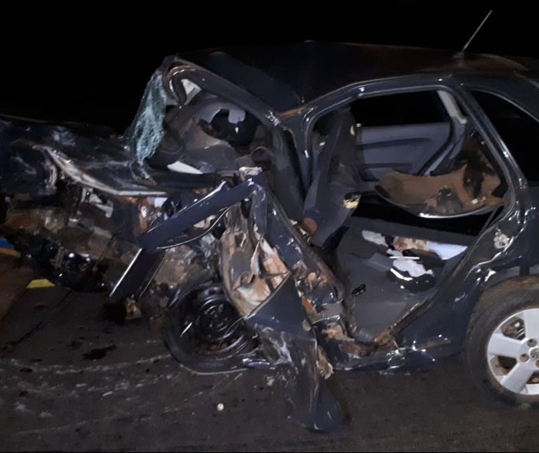 Cinco pessoas morrem em acidente entre dois carros