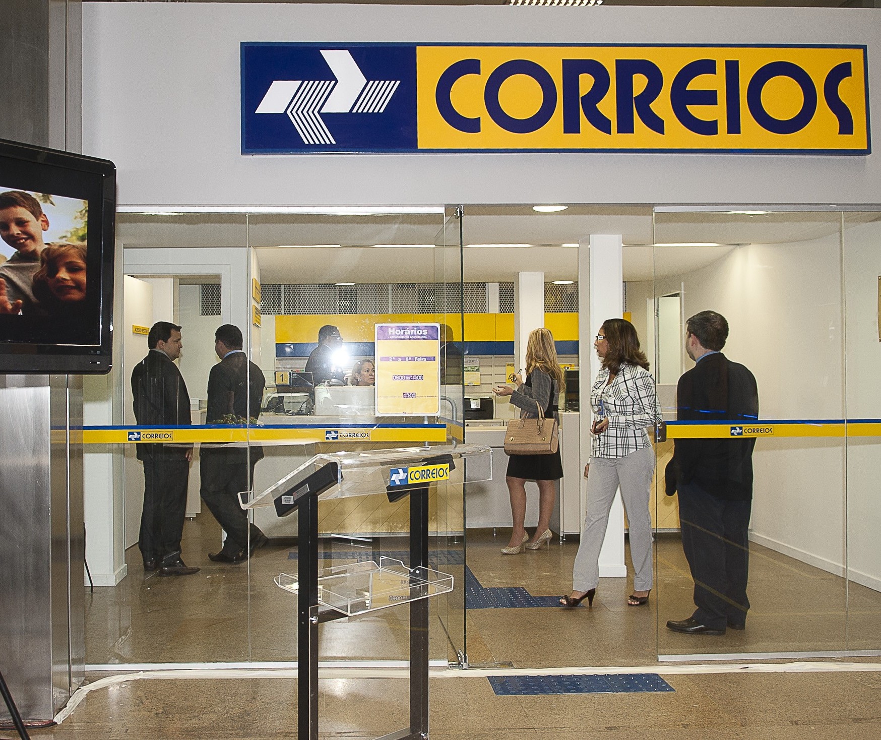 Correios organiza mutirões para não atrasar entregas