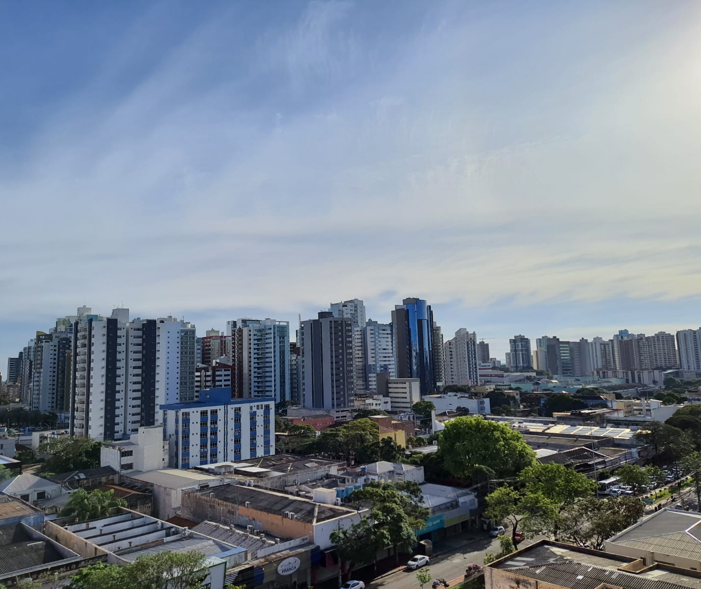 Tempo chuvoso dá trégua em Maringá e sol volta a aparecer nesta quinta-feira (29)