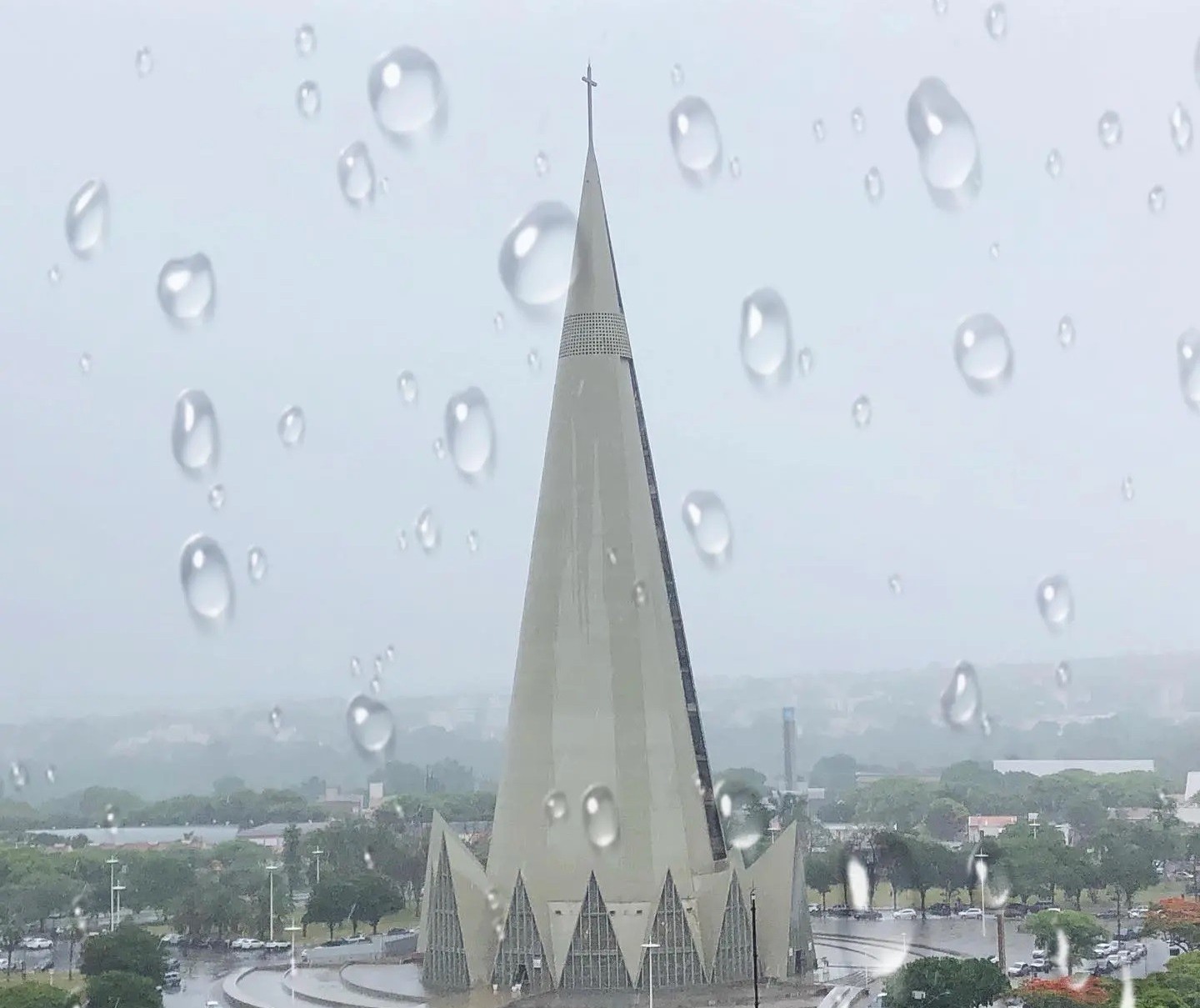 Tempo: previsão é de alto volume de chuva para Maringá neste sábado