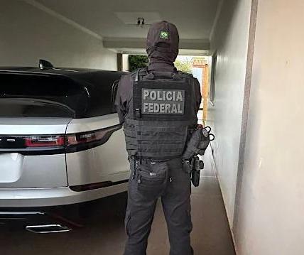 Grupo suspeito de contrabando e lavagem de dinheiro é alvo da PF