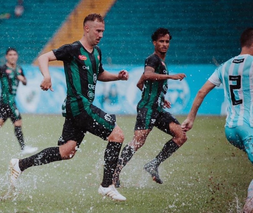 Em jogo paralisado pela chuva, Maringá FC empata com o Londrina