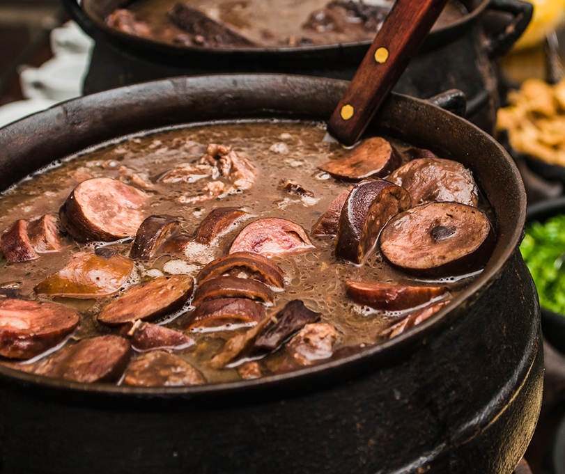 Lar Escola da Criança de Maringá realiza feijoada beneficente