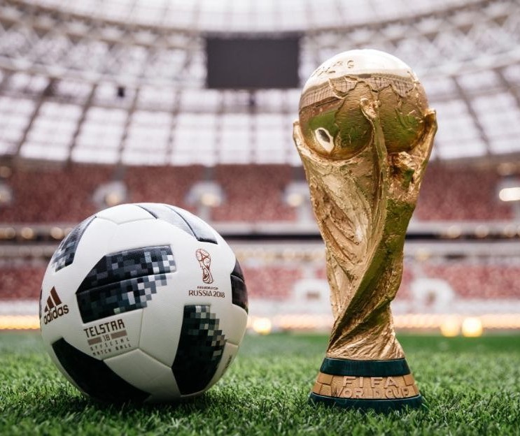 Por conta da Copa do Mundo, torcedores fazem "bolão" 
