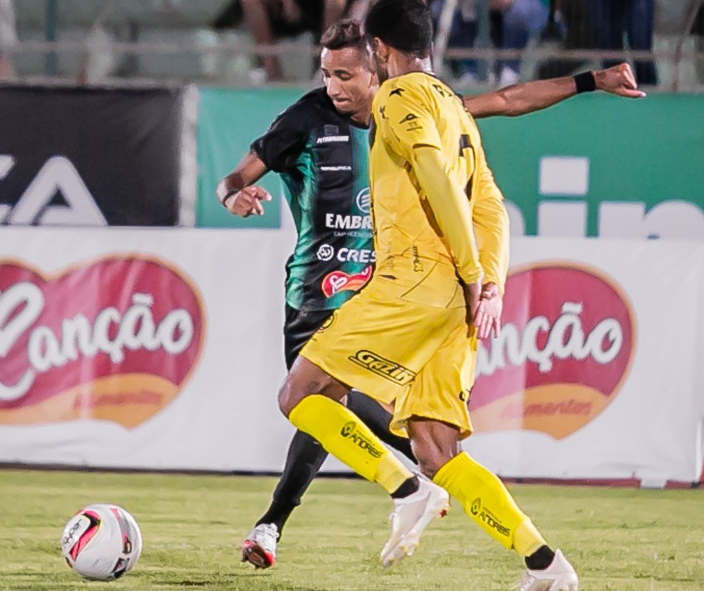 Maringá FC vence o FC Cascavel em casa e assume a liderança do Paranaense