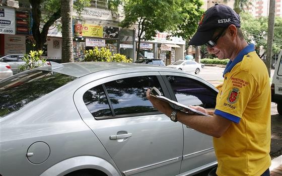 Em Maringá, 5.400 vagas de estacionamento estão sob responsabilidade do estacionamento rotativo | Foto: Equipe GMC Online.