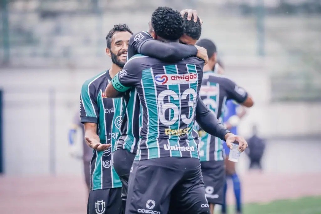 Capitão Marcos Vinicius comemora seu primeiro gol pelo clube | Foto: Odair Figueiredo